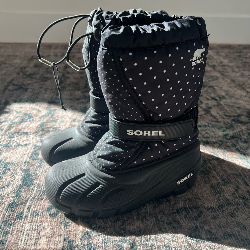 Sorel snowboots insulated waterproof size 2
